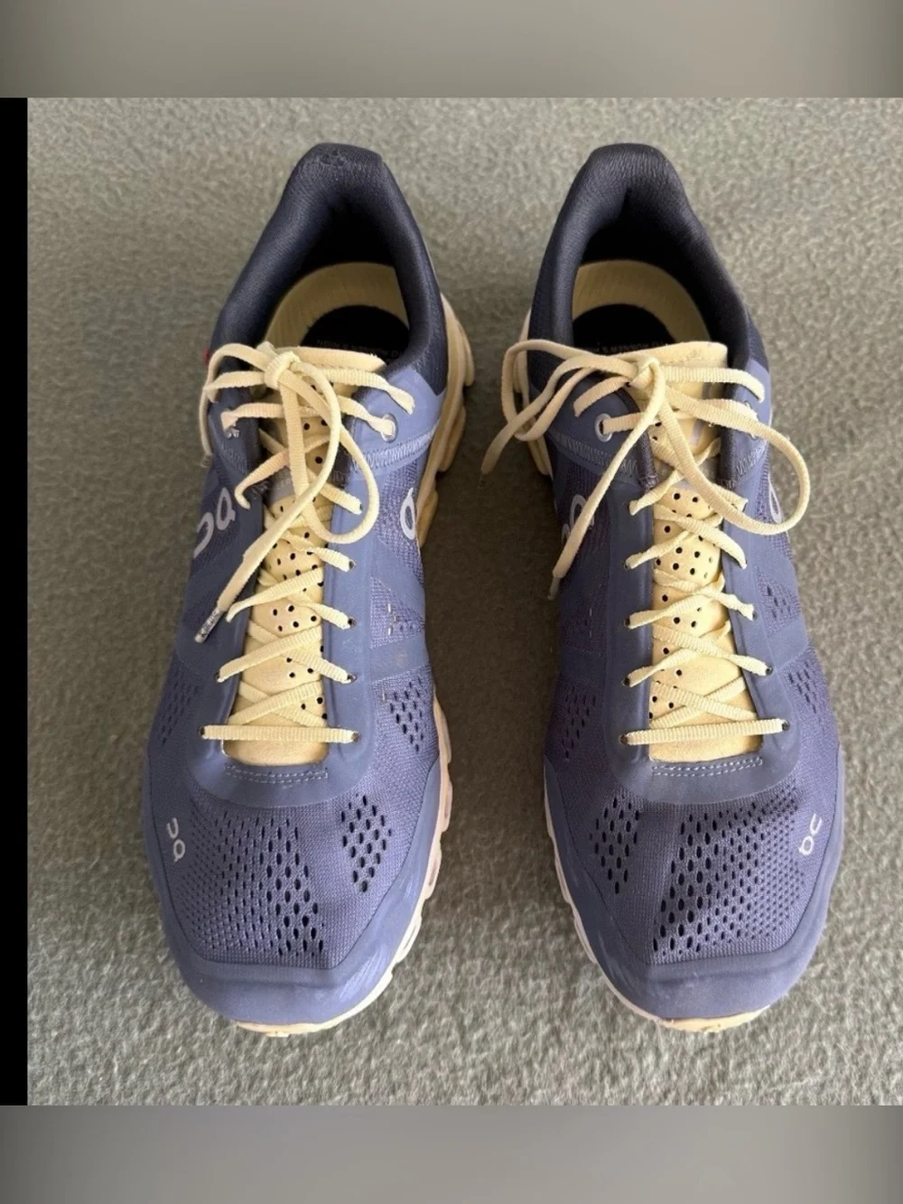 On Cloud Cloudflow Running Shoes Women’s Size W 10 Gray Yellow Athletic Sneakers